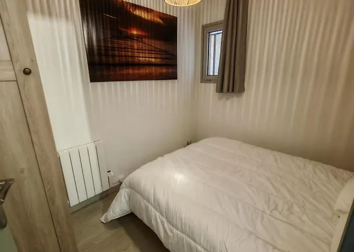 Moderne 2 Chambres, Proche Et Parking Privatif - Fr-1-732-104