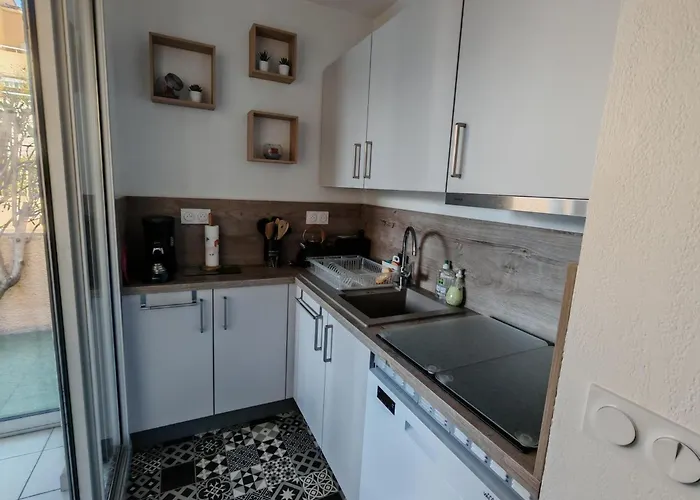 Moderne 2 Chambres, Proche Et Parking Privatif - Fr-1-732-104 *